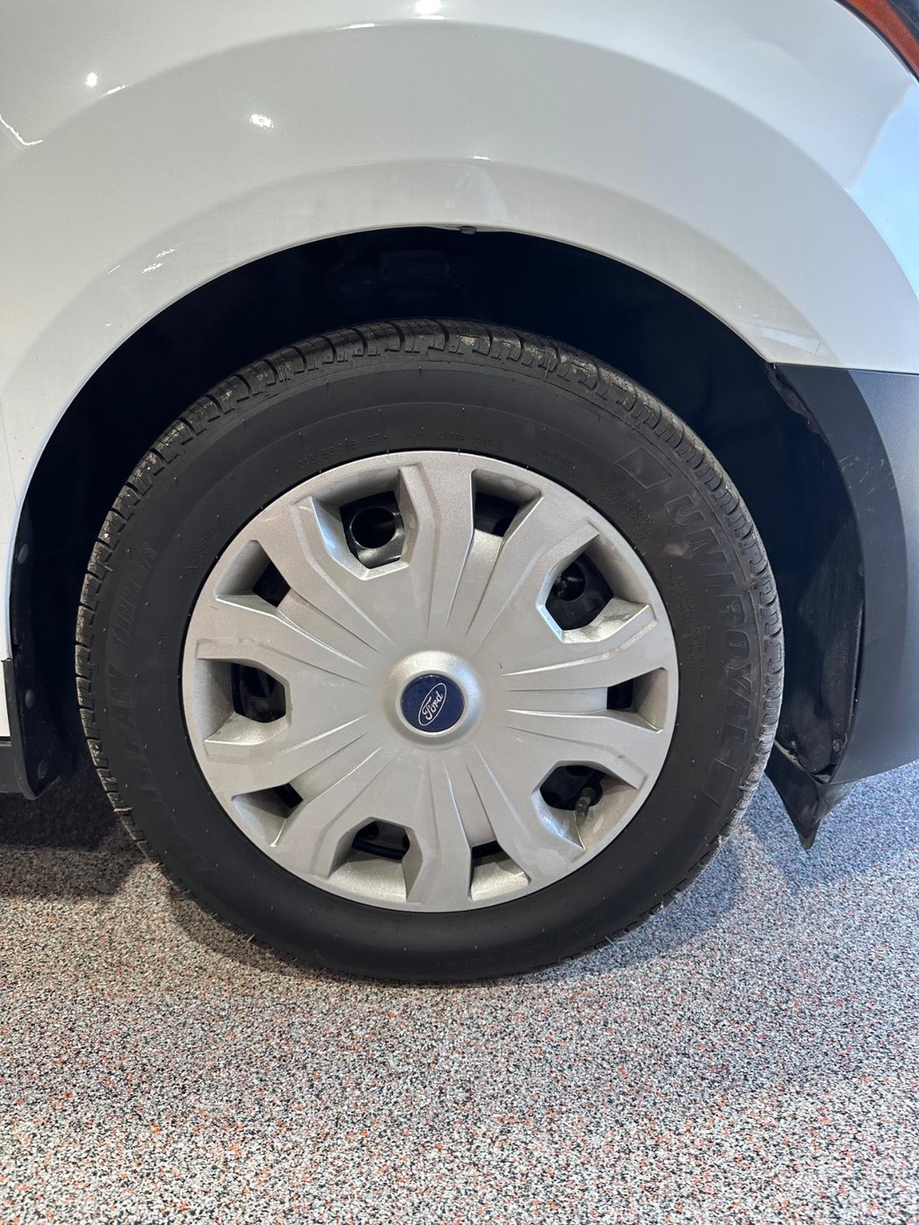 Ford Transit Connect Van Vehicle Full-screen Gallery Image 16