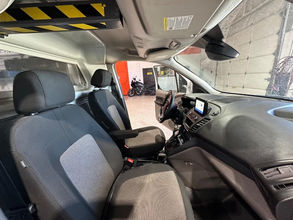 Ford Transit Connect Van Vehicle Full-screen Gallery Image 21