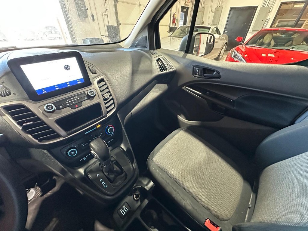 Ford Transit Connect Van Vehicle Full-screen Gallery Image 22