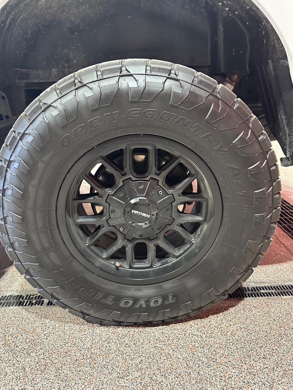 Ford F-150 Vehicle Full-screen Gallery Image 10