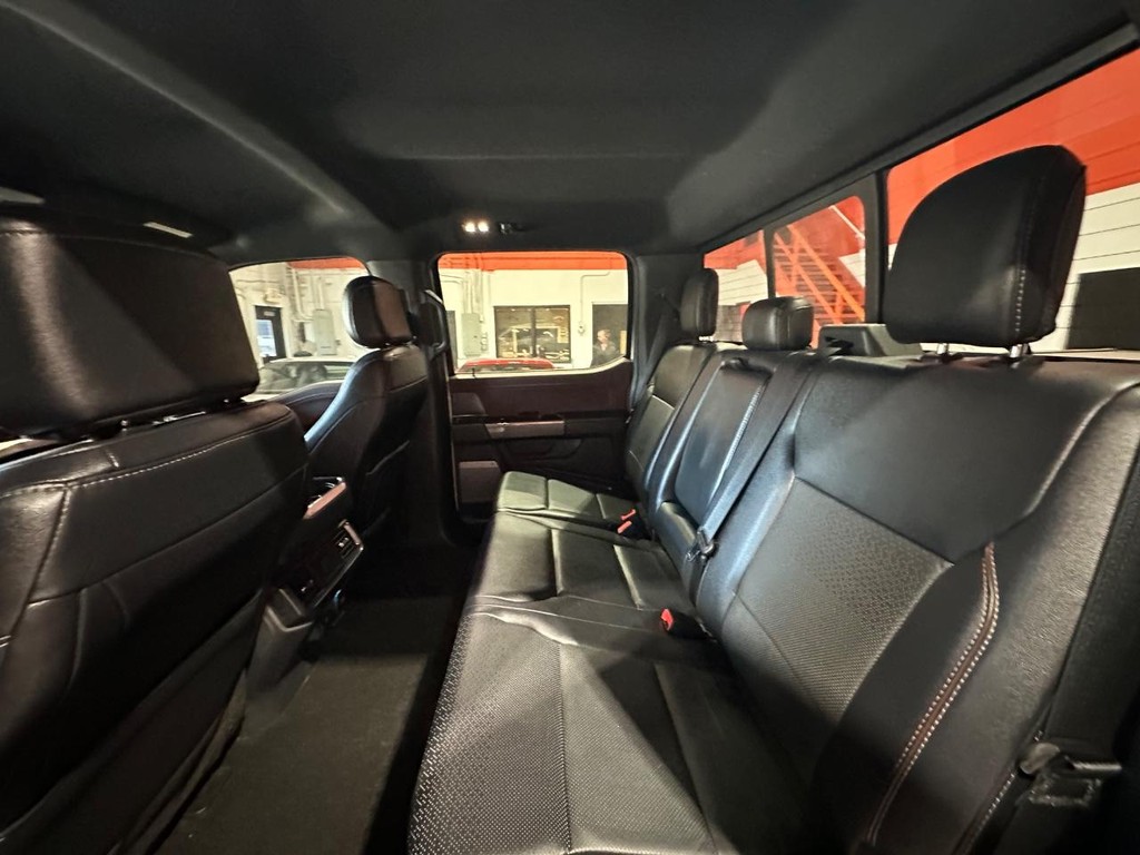 Ford F-150 Vehicle Full-screen Gallery Image 14