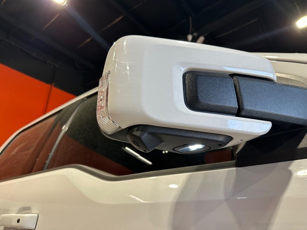 Ford F-150 Vehicle Full-screen Gallery Image 15