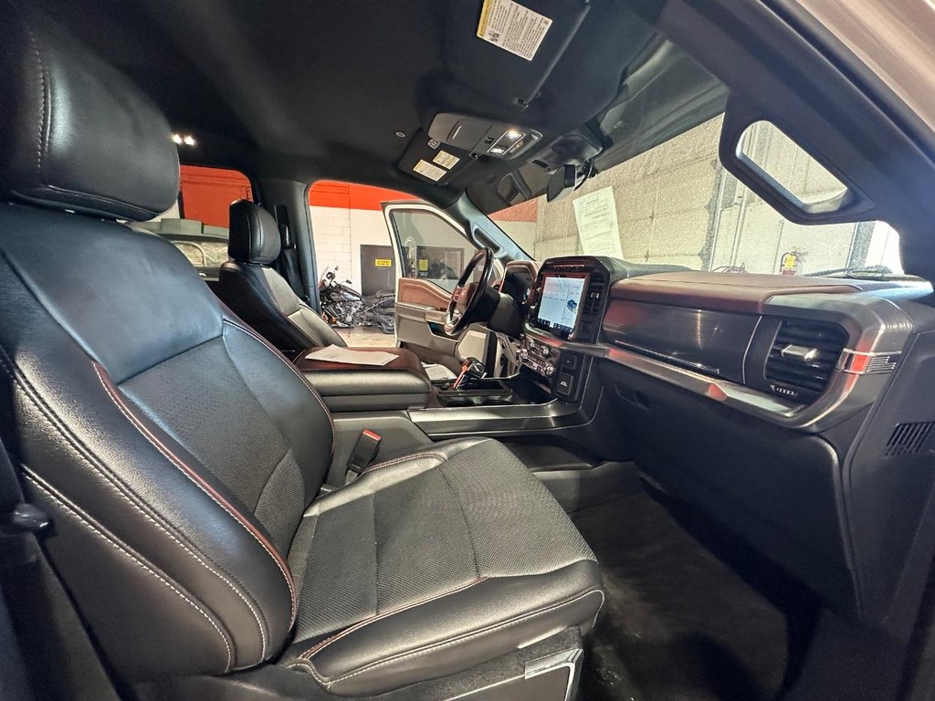 Ford F-150 Vehicle Full-screen Gallery Image 19