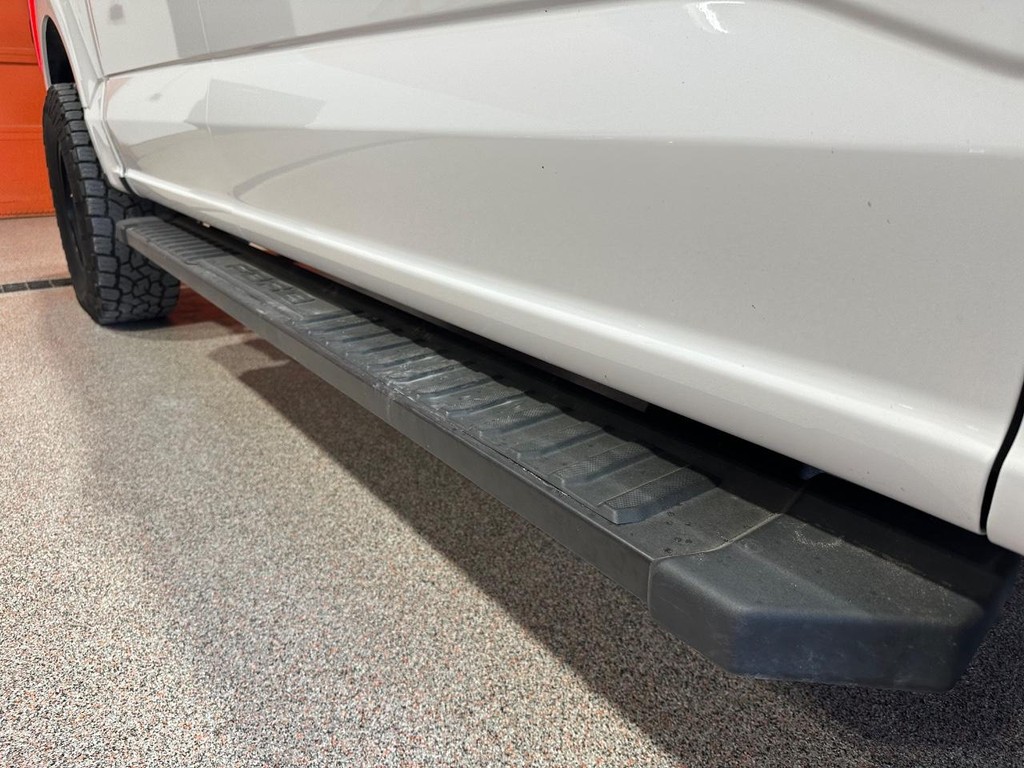 Ford F-150 Vehicle Full-screen Gallery Image 20