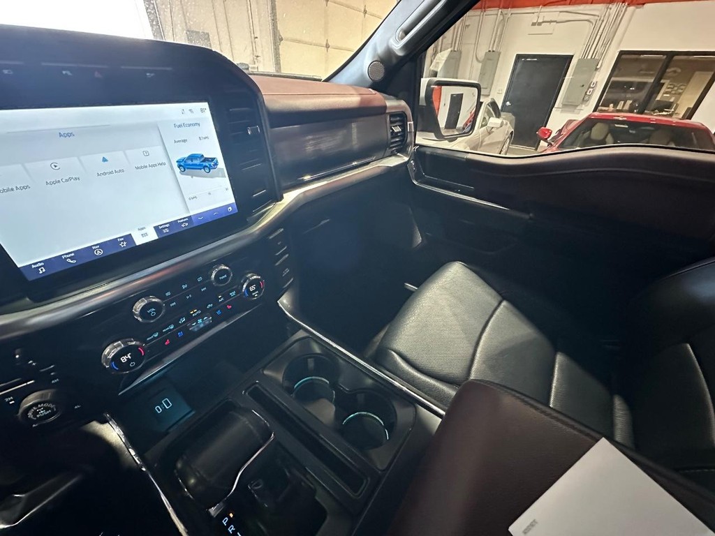 Ford F-150 Vehicle Full-screen Gallery Image 26