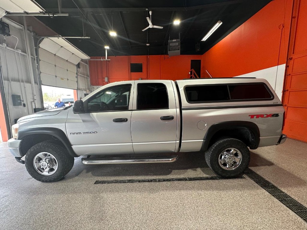 Dodge Ram 2500 Vehicle Full-screen Gallery Image 4