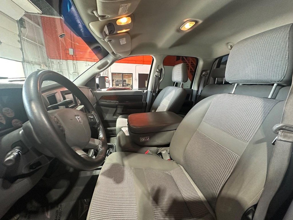 Dodge Ram 2500 Vehicle Full-screen Gallery Image 10