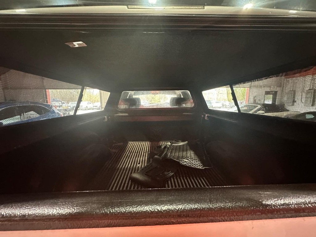 Dodge Ram 2500 Vehicle Full-screen Gallery Image 17