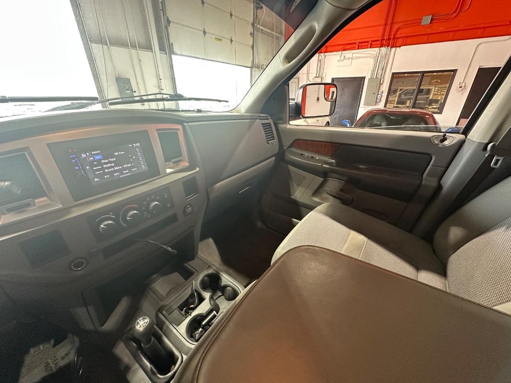 Dodge Ram 2500 Vehicle Full-screen Gallery Image 20