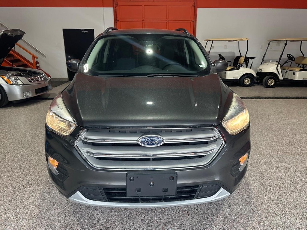 Ford Escape Vehicle Full-screen Gallery Image 8