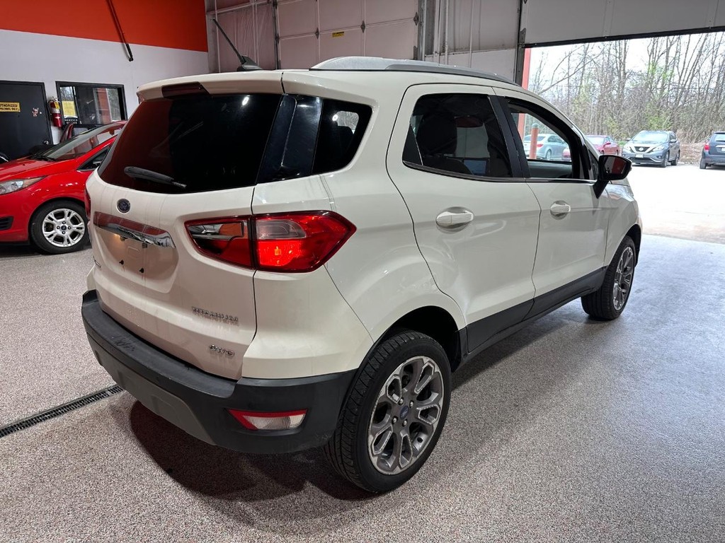 Ford EcoSport Vehicle Full-screen Gallery Image 3