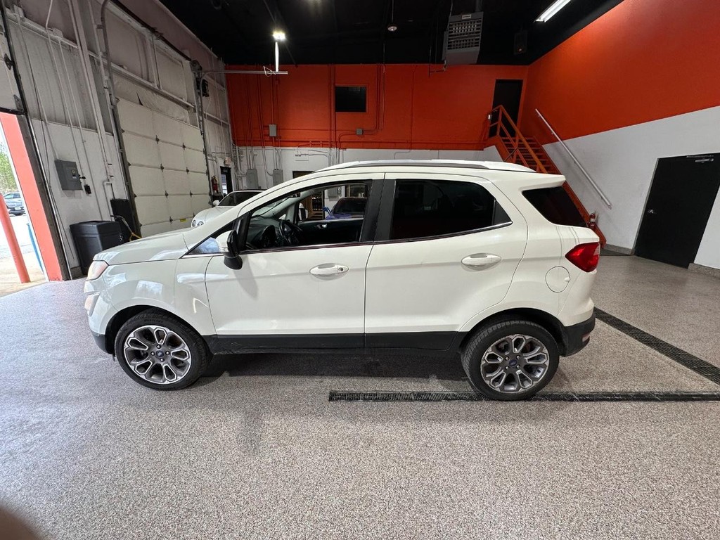 Ford EcoSport Vehicle Full-screen Gallery Image 4