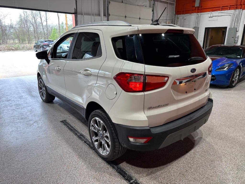 Ford EcoSport Vehicle Full-screen Gallery Image 5