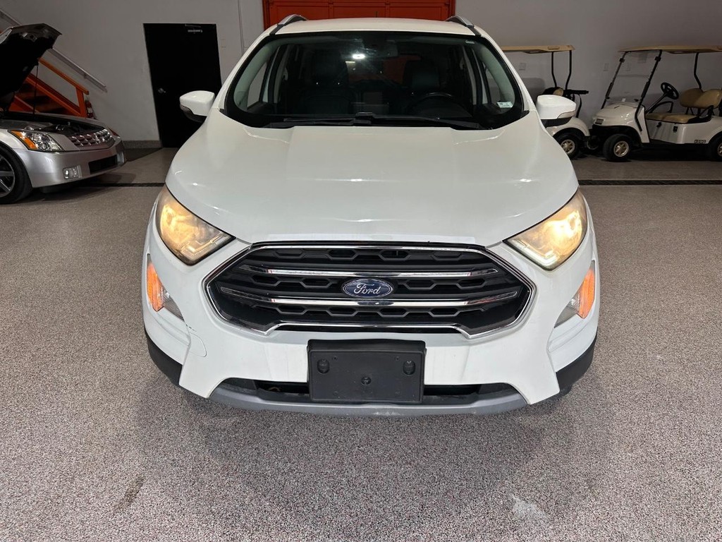 Ford EcoSport Vehicle Full-screen Gallery Image 8