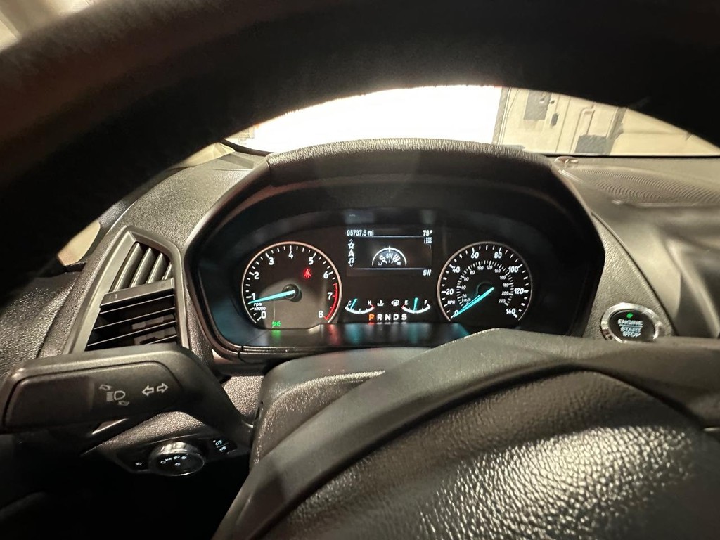 Ford EcoSport Vehicle Full-screen Gallery Image 20