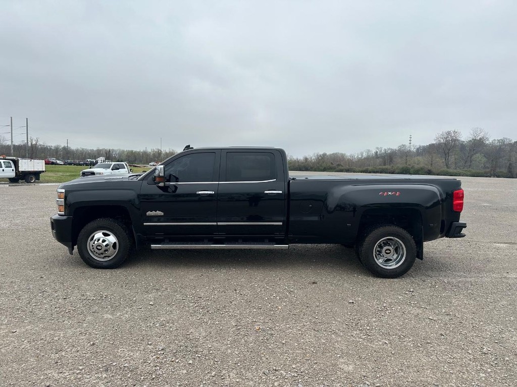 Chevrolet Silverado 3500HD Vehicle Full-screen Gallery Image 4