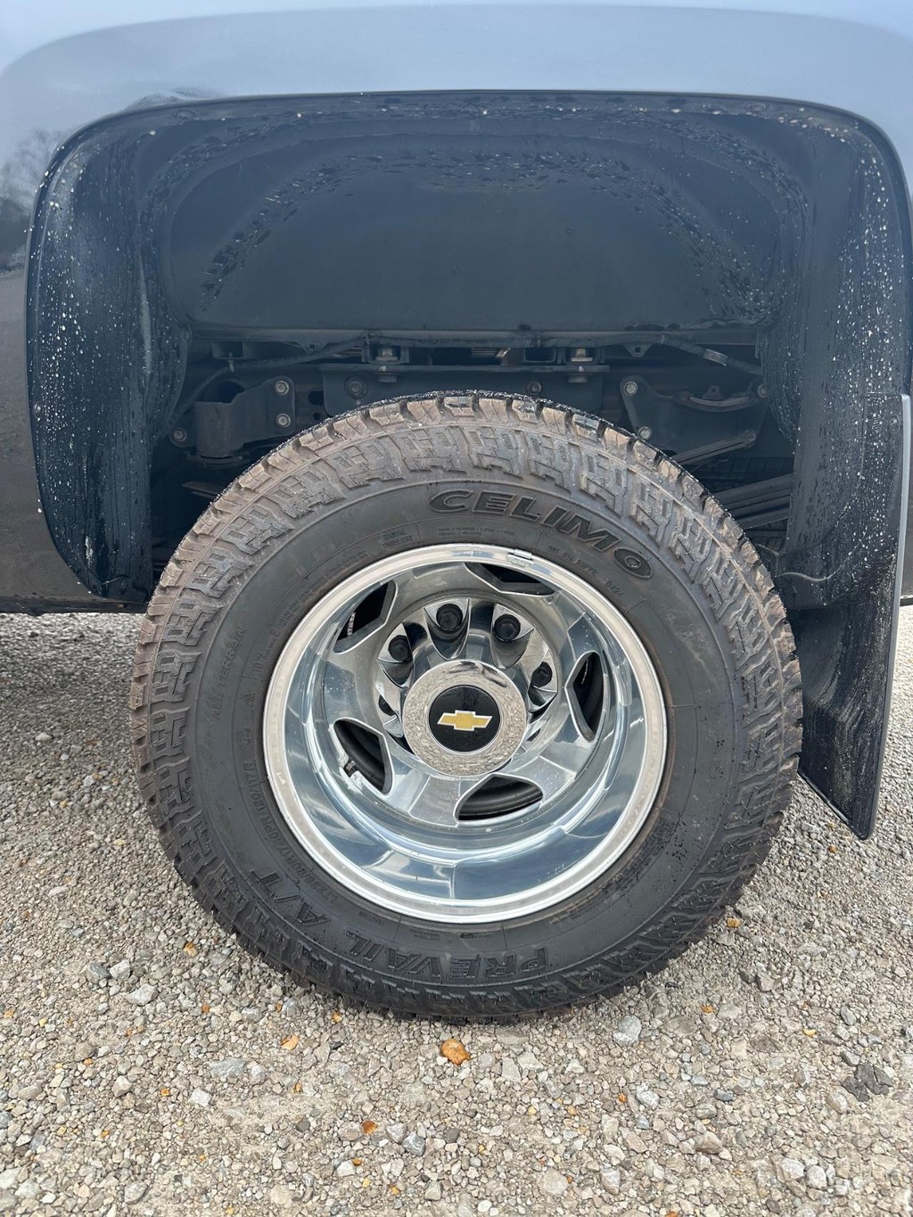 Chevrolet Silverado 3500HD Vehicle Full-screen Gallery Image 14