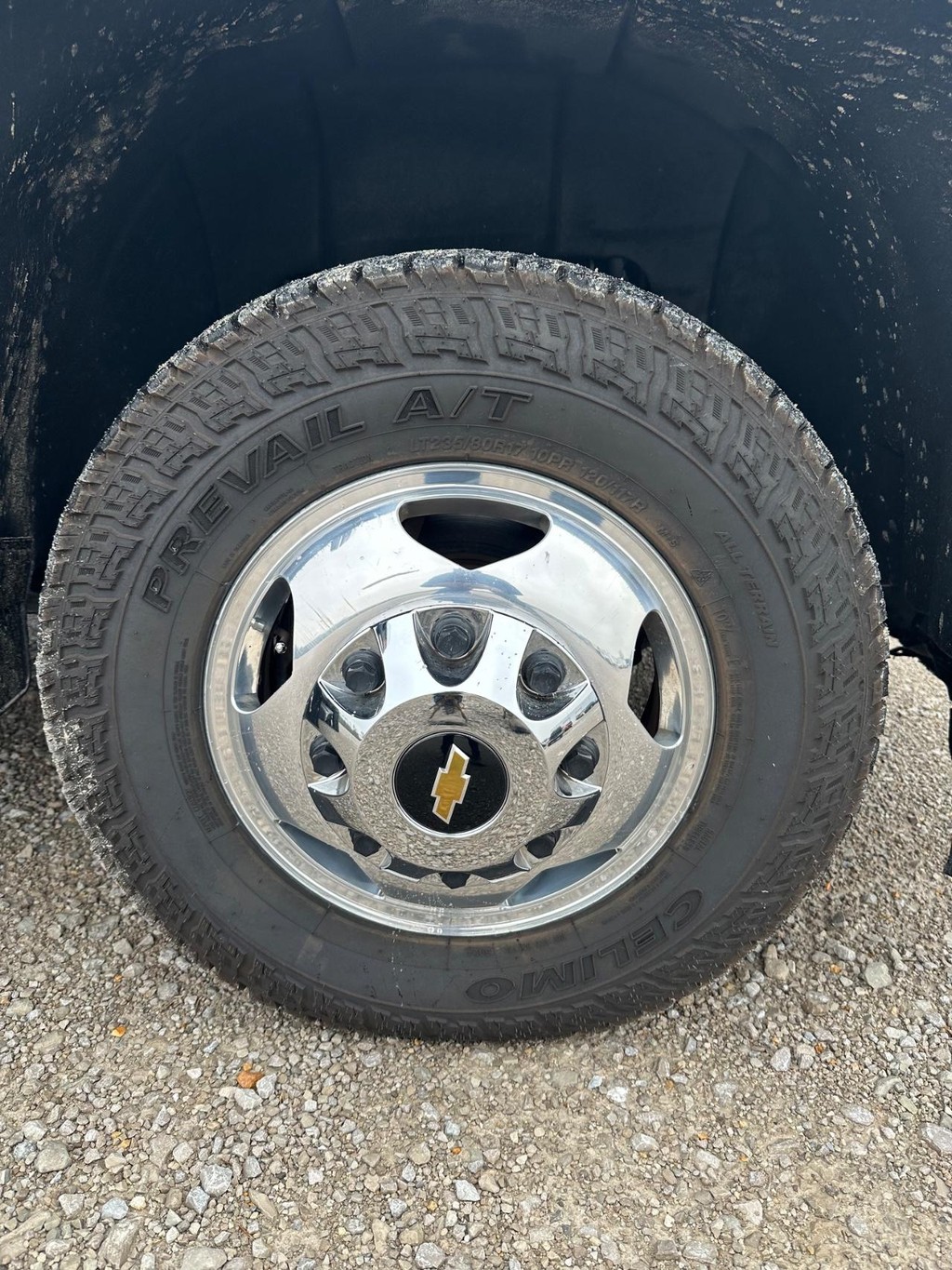 Chevrolet Silverado 3500HD Vehicle Full-screen Gallery Image 17