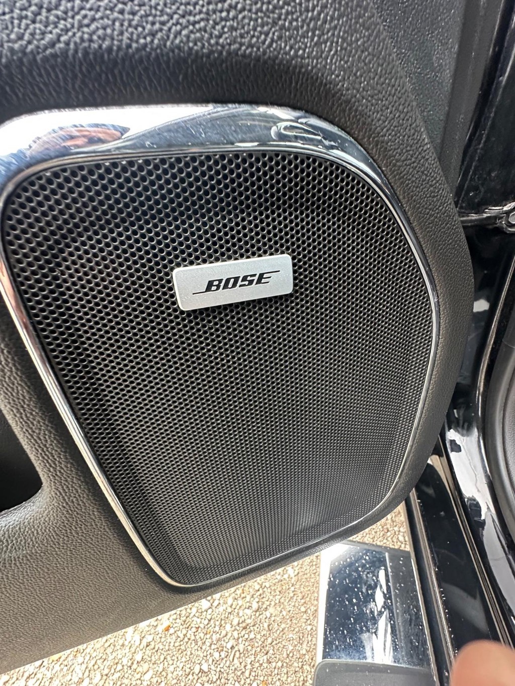 Chevrolet Silverado 3500HD Vehicle Full-screen Gallery Image 22