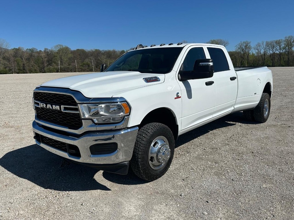 Ram 3500 Vehicle Full-screen Gallery Image 8