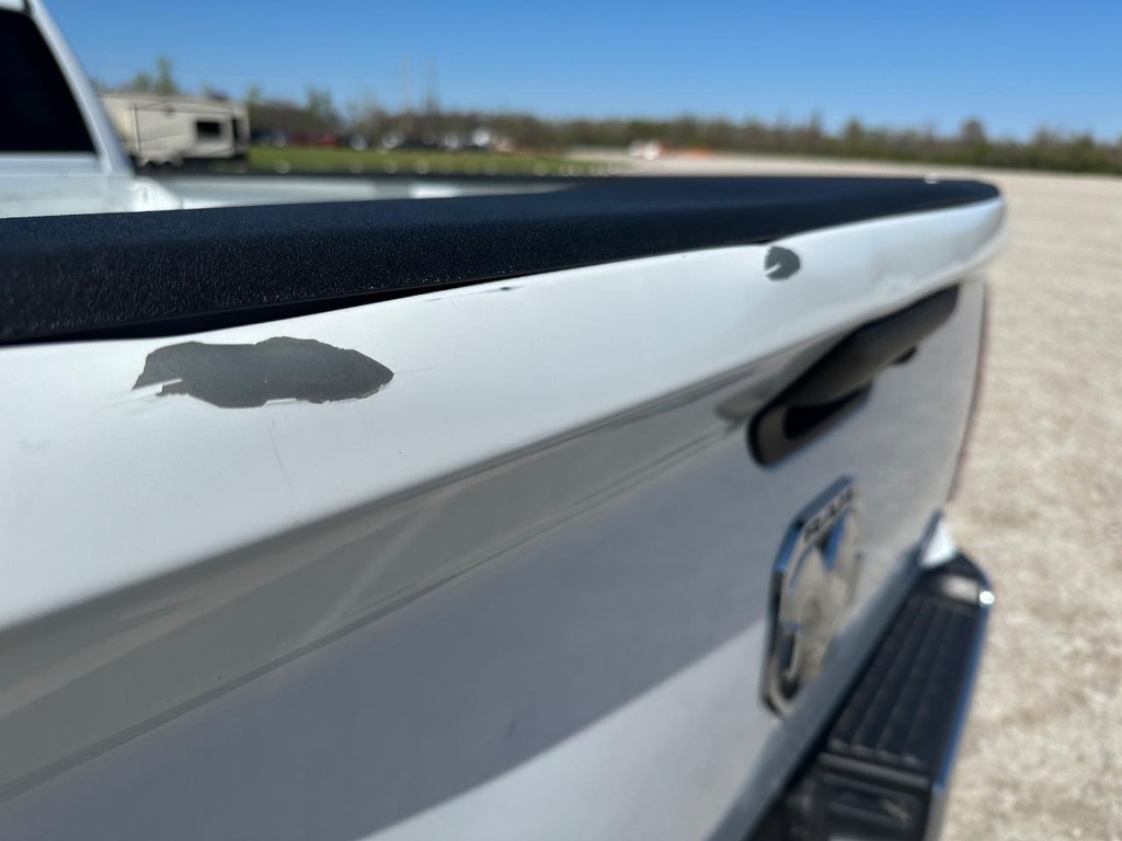 Ram 3500 Vehicle Full-screen Gallery Image 12