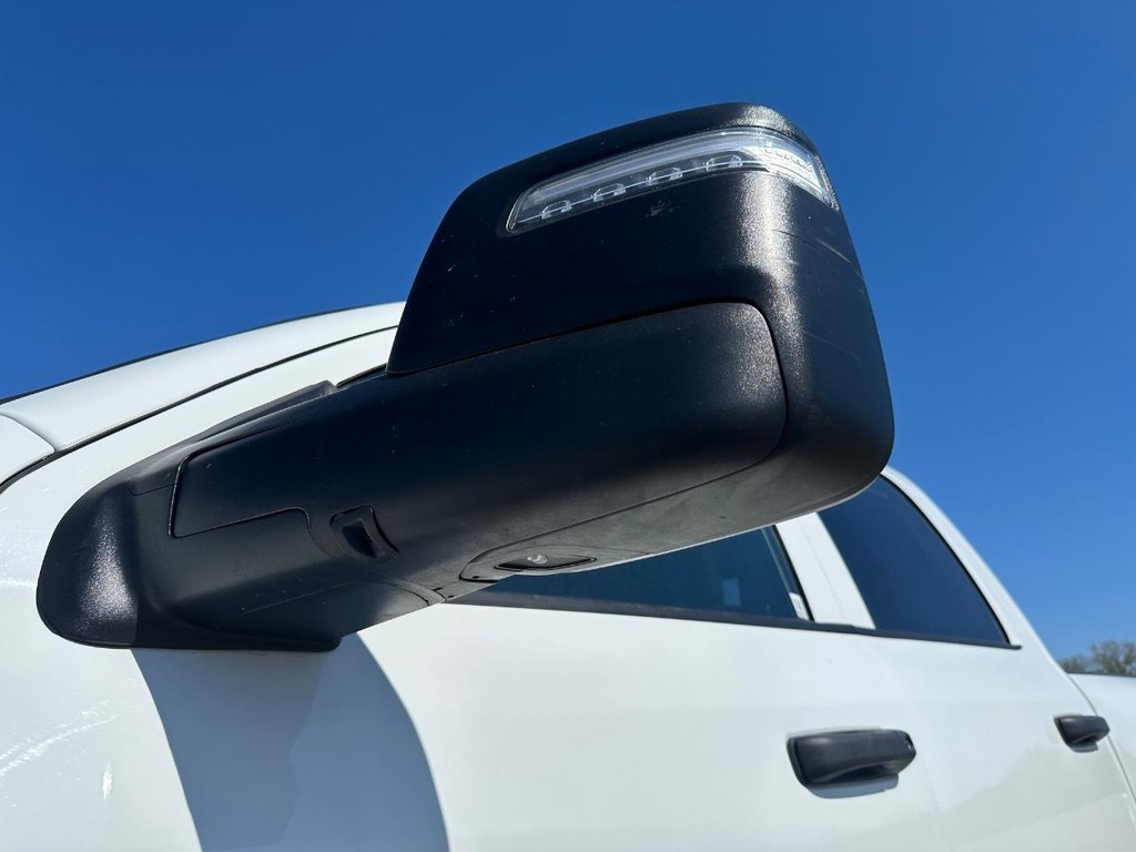 Ram 3500 Vehicle Full-screen Gallery Image 13