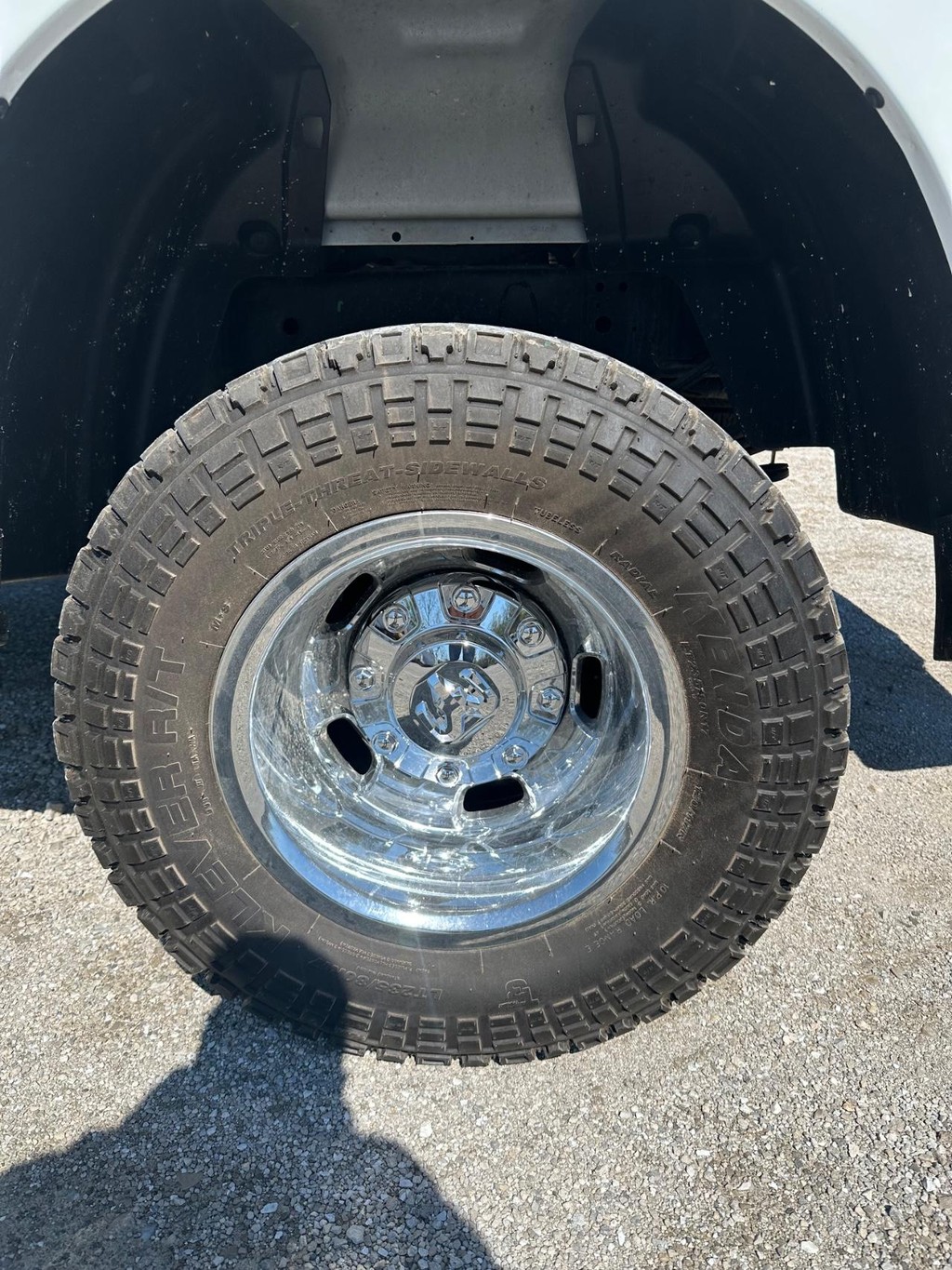 Ram 3500 Vehicle Full-screen Gallery Image 18