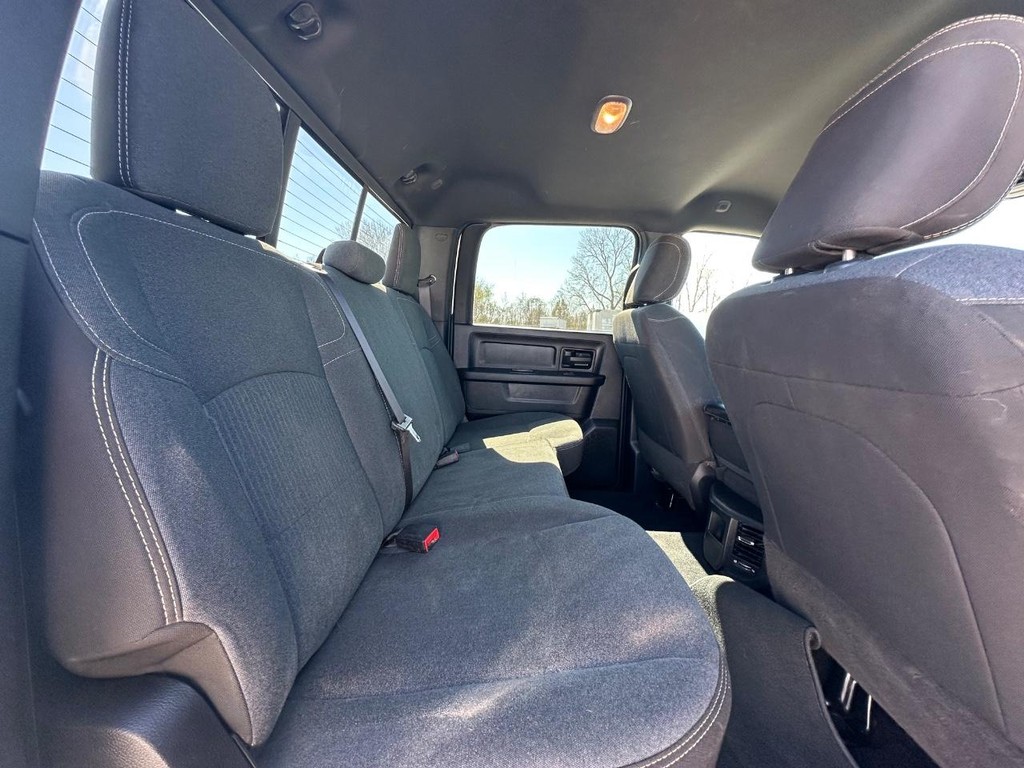Ram 3500 Vehicle Full-screen Gallery Image 23