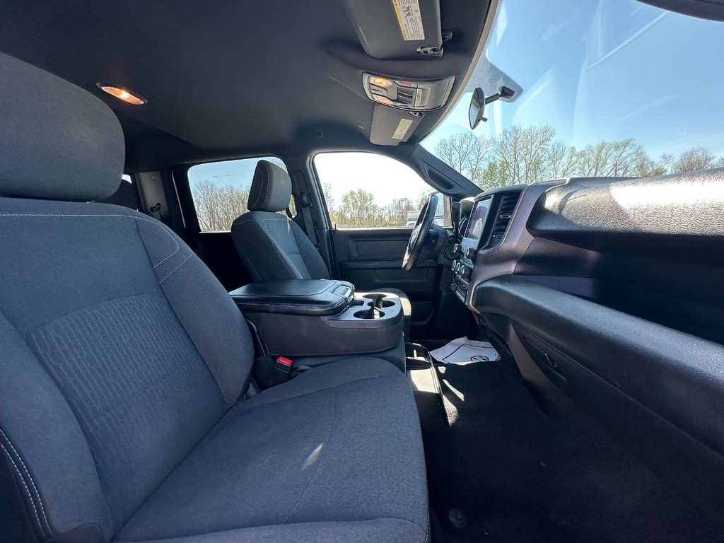 Ram 3500 Vehicle Full-screen Gallery Image 24
