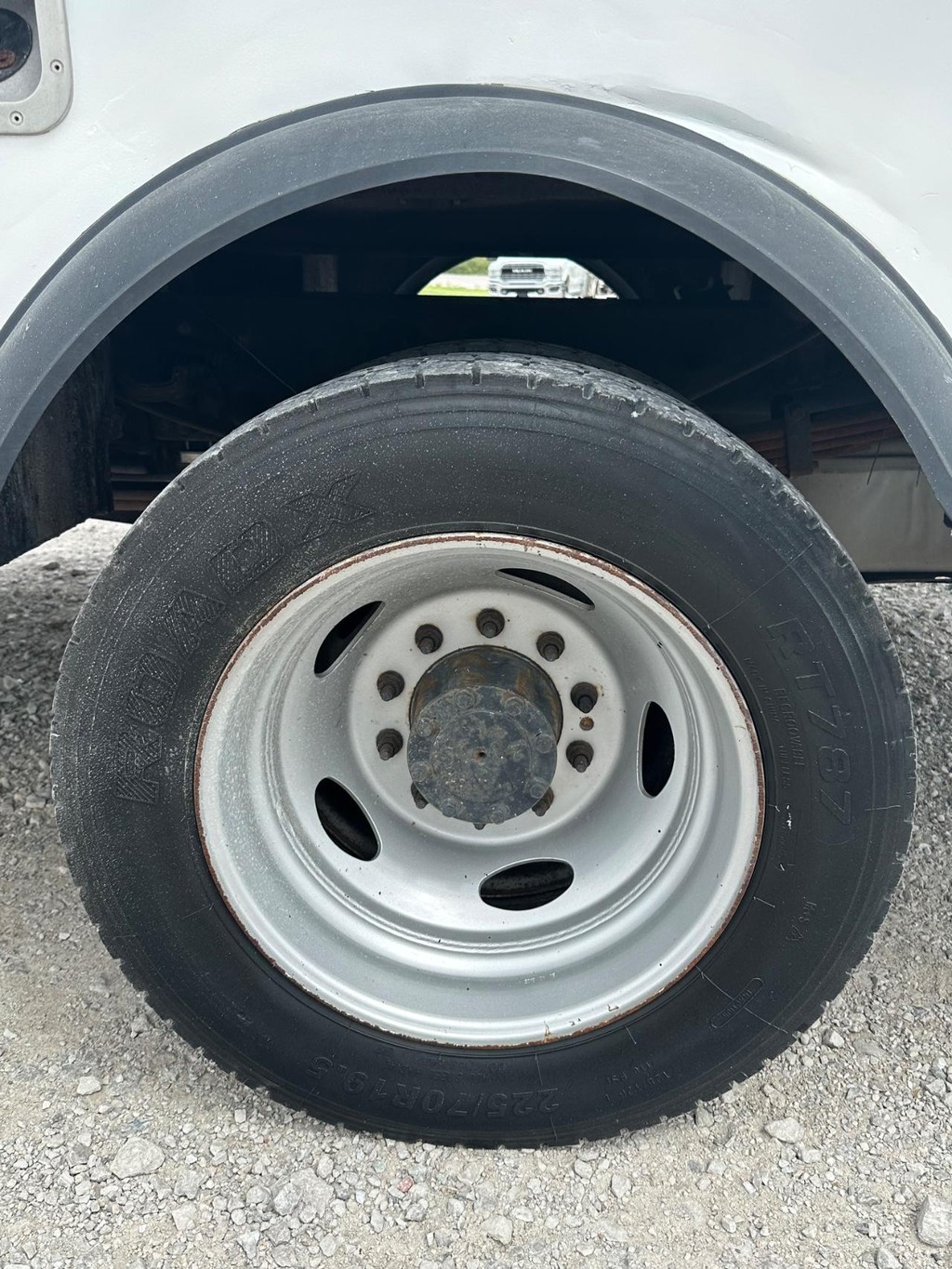 Ford Super Duty F-550 DRW Vehicle Full-screen Gallery Image 12