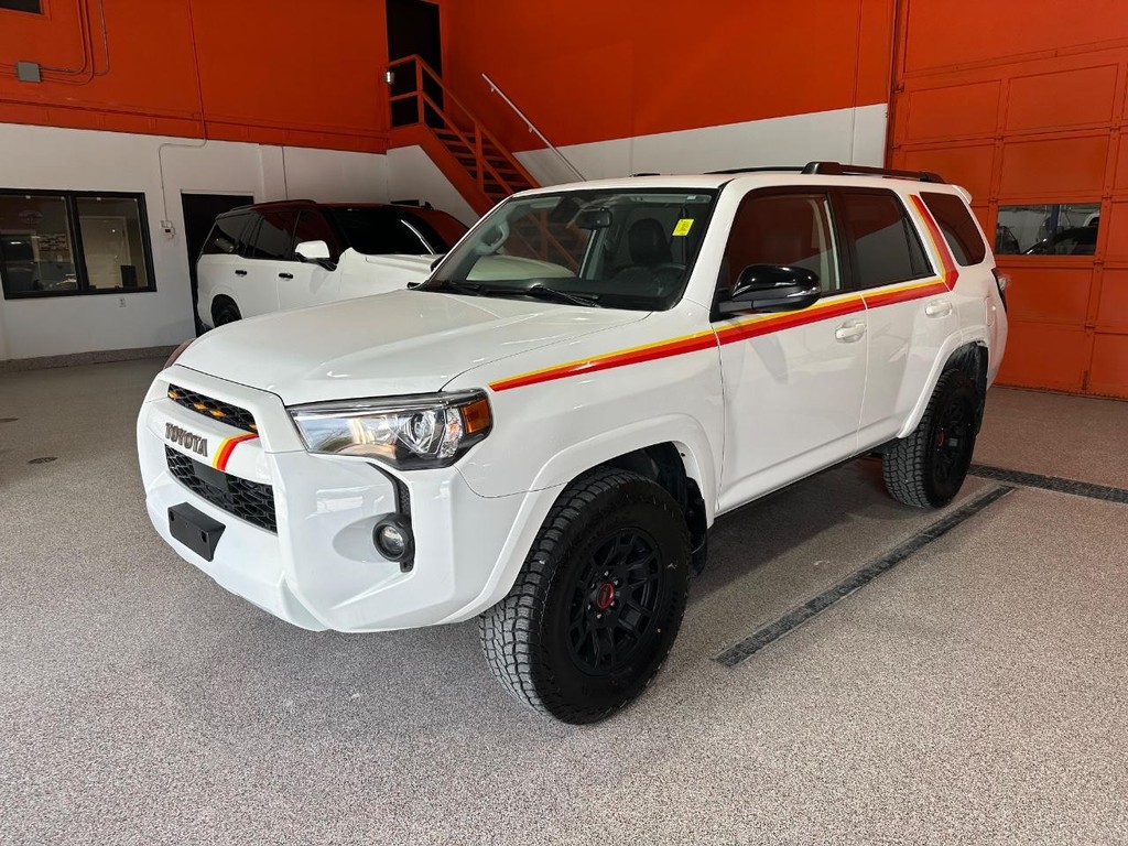 Toyota 4Runner Vehicle Full-screen Gallery Image 33