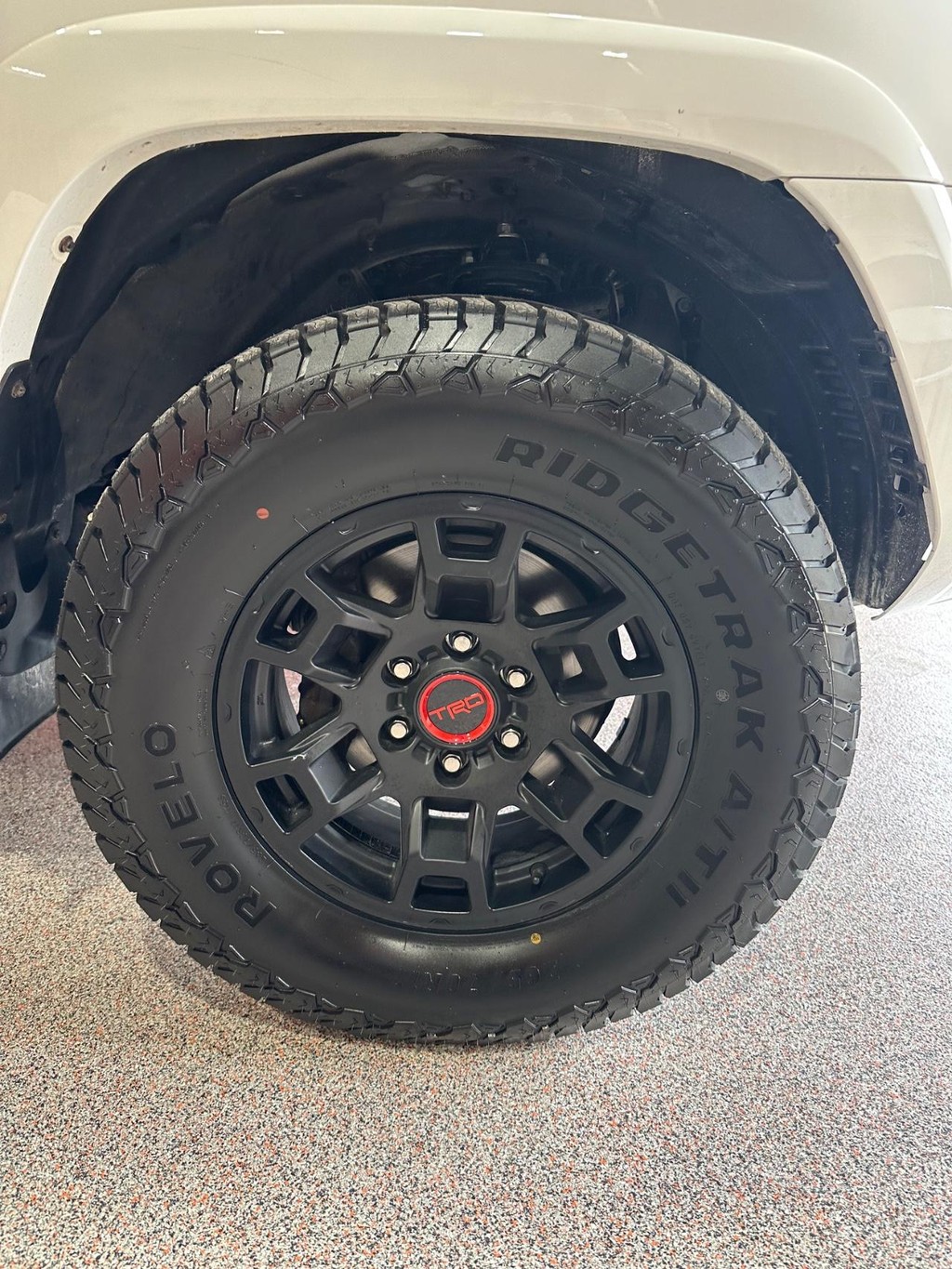 Toyota 4Runner Vehicle Full-screen Gallery Image 46