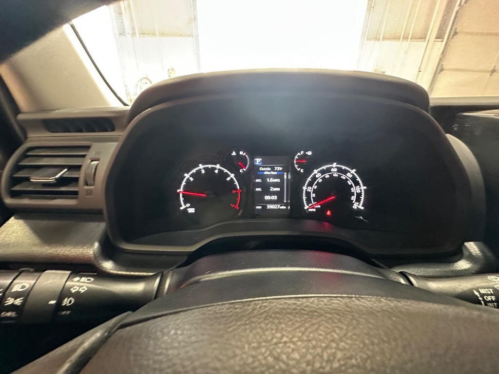 Toyota 4Runner Vehicle Full-screen Gallery Image 47