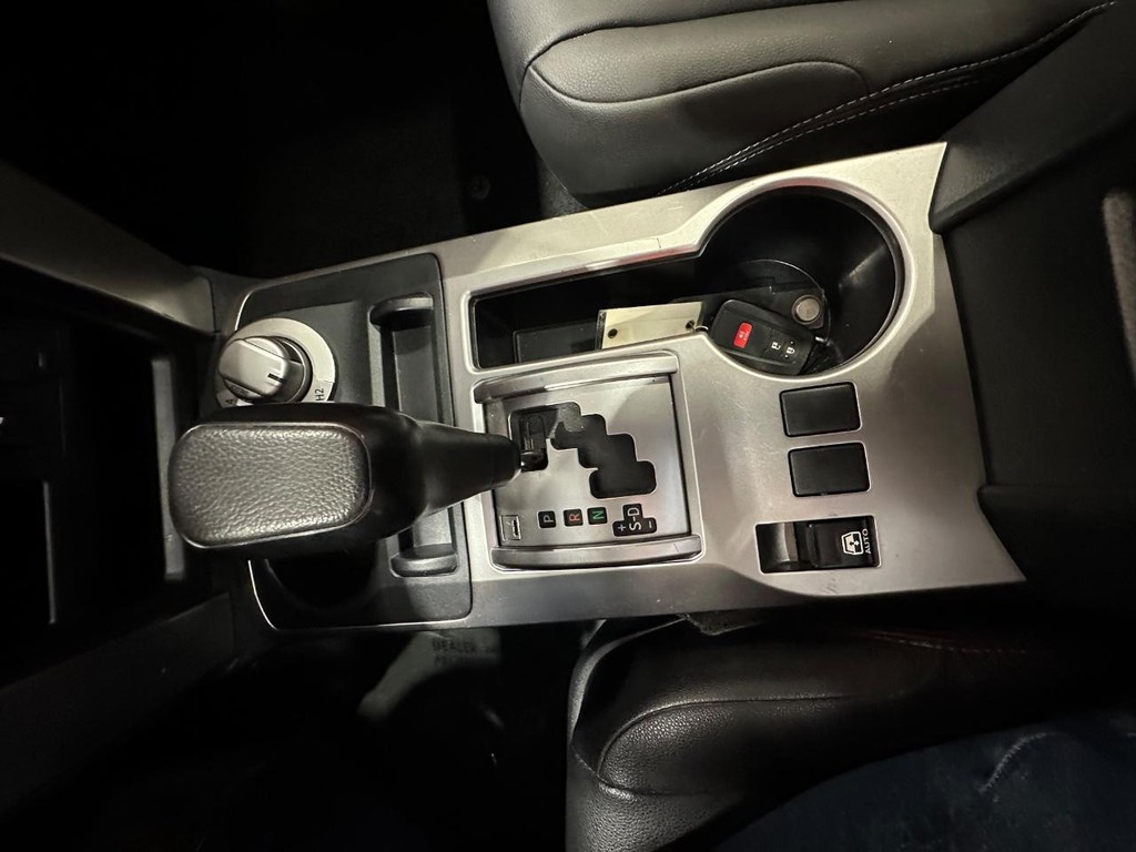 Toyota 4Runner Vehicle Full-screen Gallery Image 50
