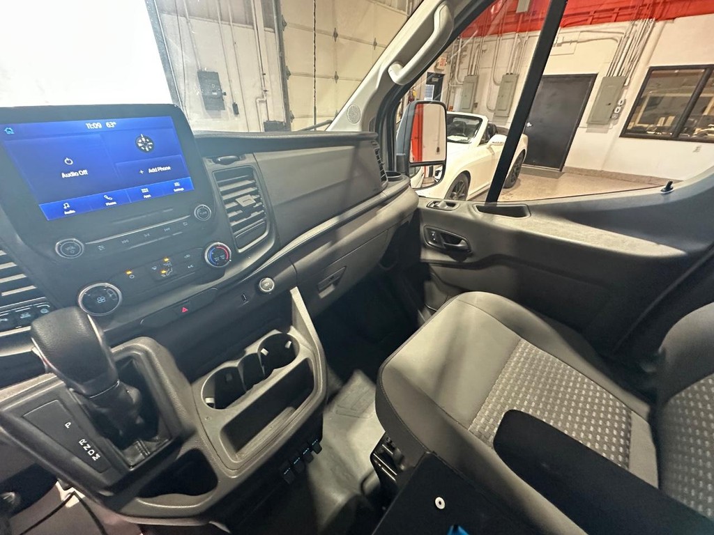Ford Transit Cargo Van Vehicle Full-screen Gallery Image 23