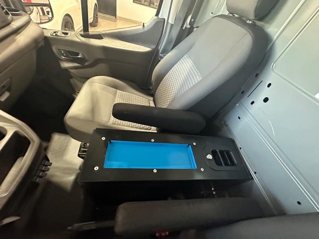 Ford Transit Cargo Van Vehicle Full-screen Gallery Image 25