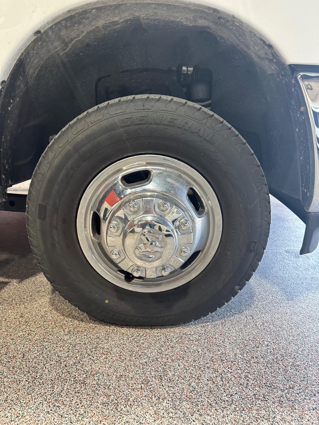 Ram 3500 Vehicle Full-screen Gallery Image 12