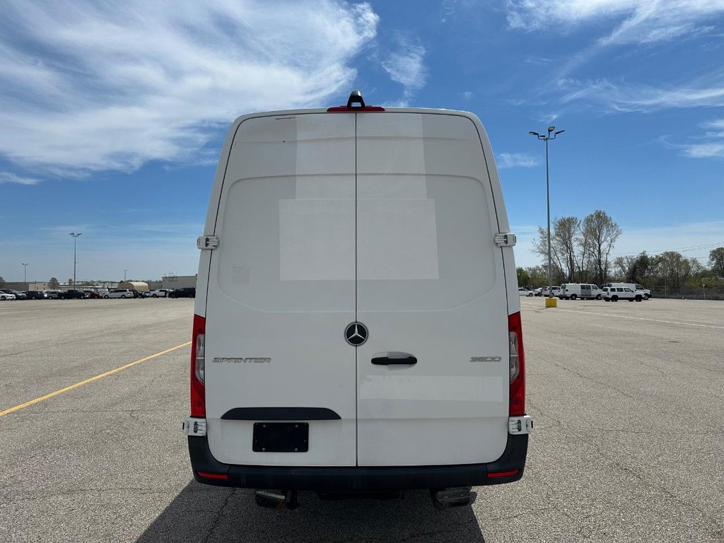 Mercedes-Benz Sprinter Cargo Van Vehicle Full-screen Gallery Image 2