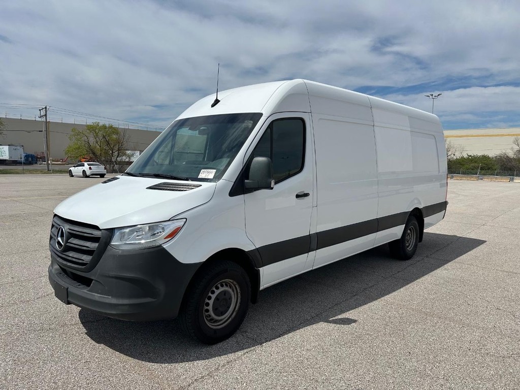 Mercedes-Benz Sprinter Cargo Van Vehicle Full-screen Gallery Image 5