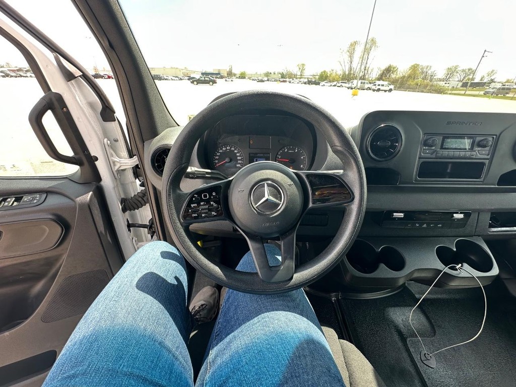 Mercedes-Benz Sprinter Cargo Van Vehicle Full-screen Gallery Image 21