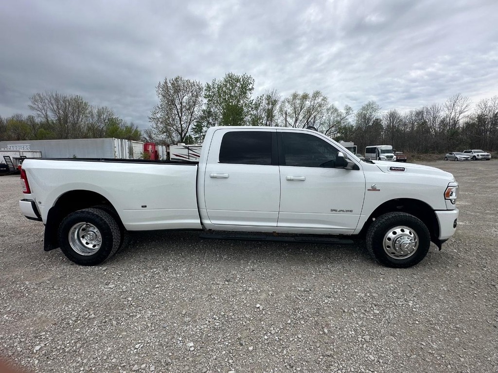 Ram 3500 Vehicle Full-screen Gallery Image 2