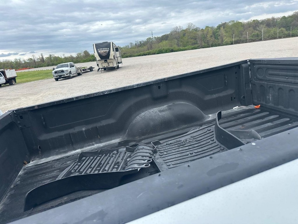 Ram 3500 Vehicle Full-screen Gallery Image 10