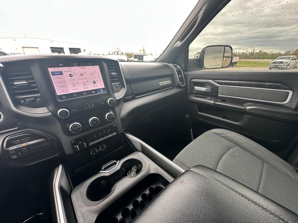 Ram 3500 Vehicle Full-screen Gallery Image 20