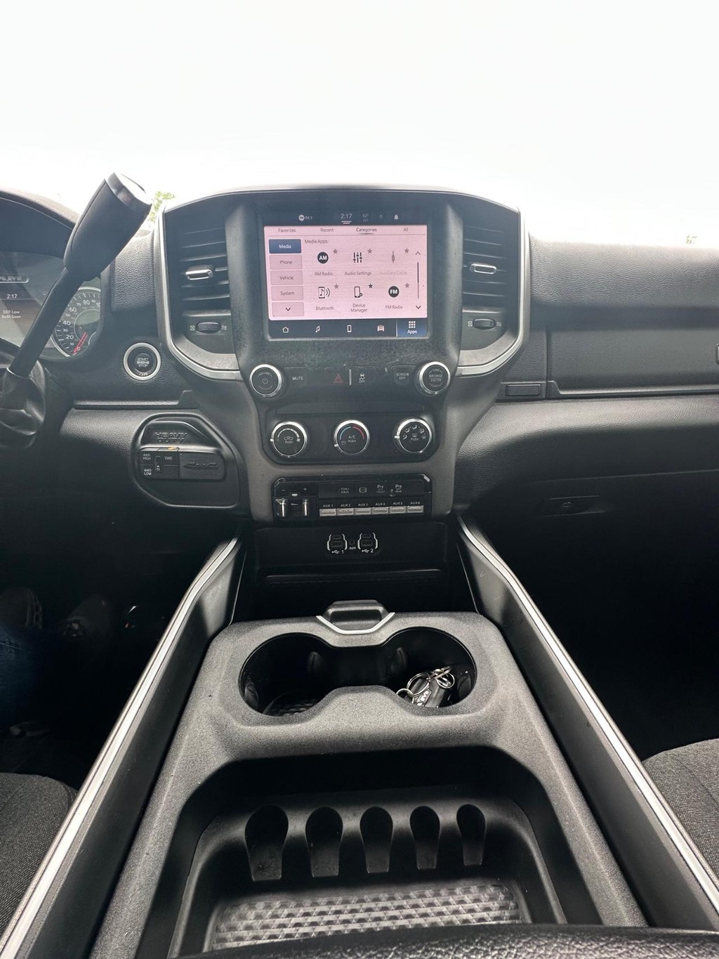 Ram 3500 Vehicle Full-screen Gallery Image 21