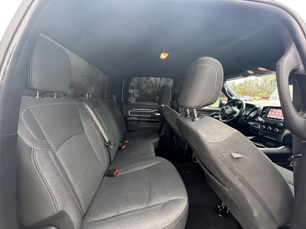 Ram 3500 Vehicle Full-screen Gallery Image 22