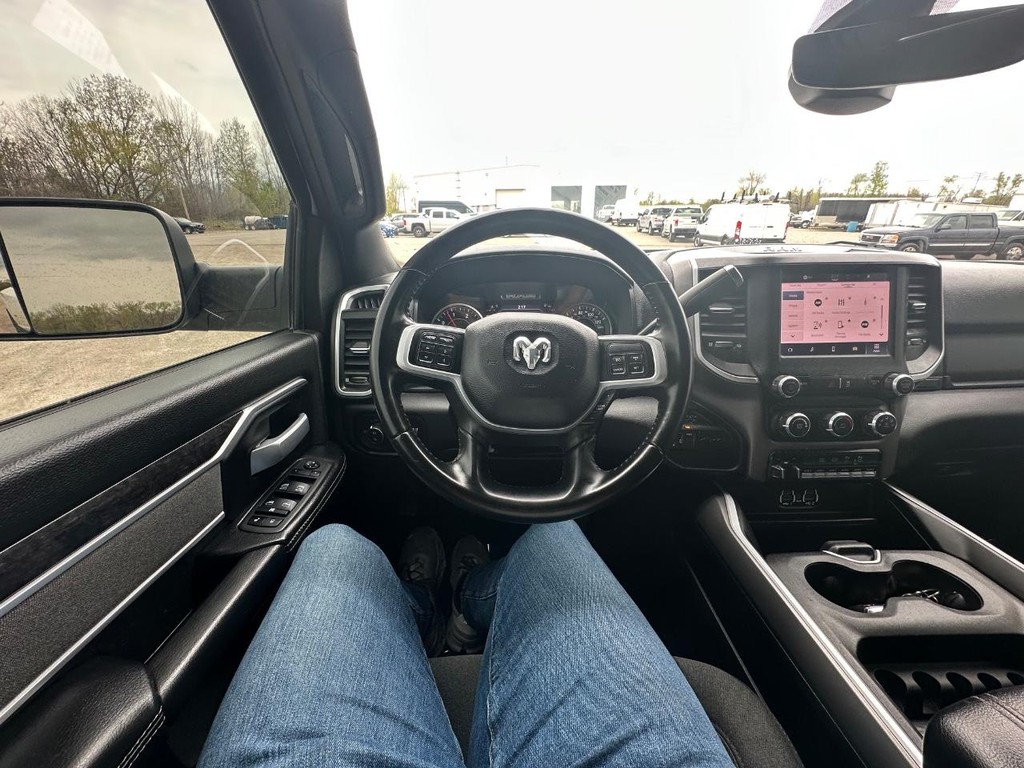 Ram 3500 Vehicle Full-screen Gallery Image 25