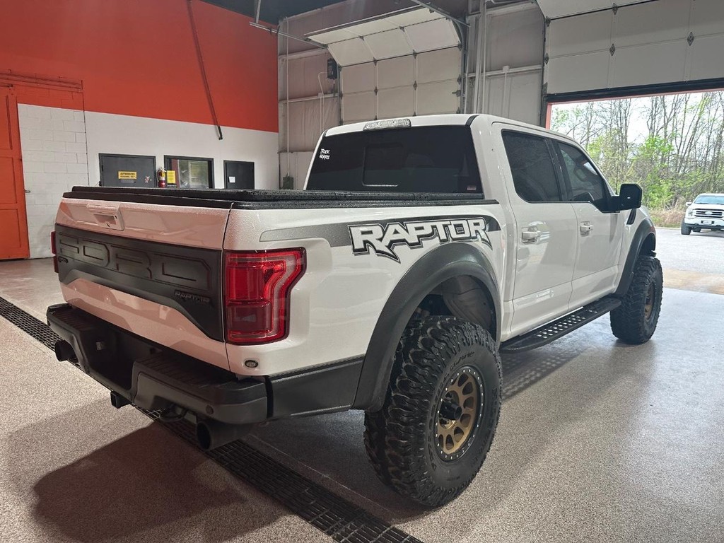 Ford F-150 Vehicle Full-screen Gallery Image 4