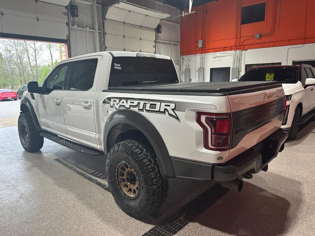 Ford F-150 Vehicle Full-screen Gallery Image 8