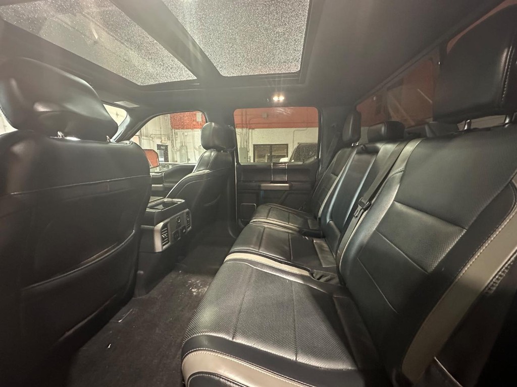 Ford F-150 Vehicle Full-screen Gallery Image 13