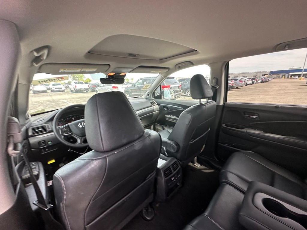 Honda Pilot Vehicle Full-screen Gallery Image 11
